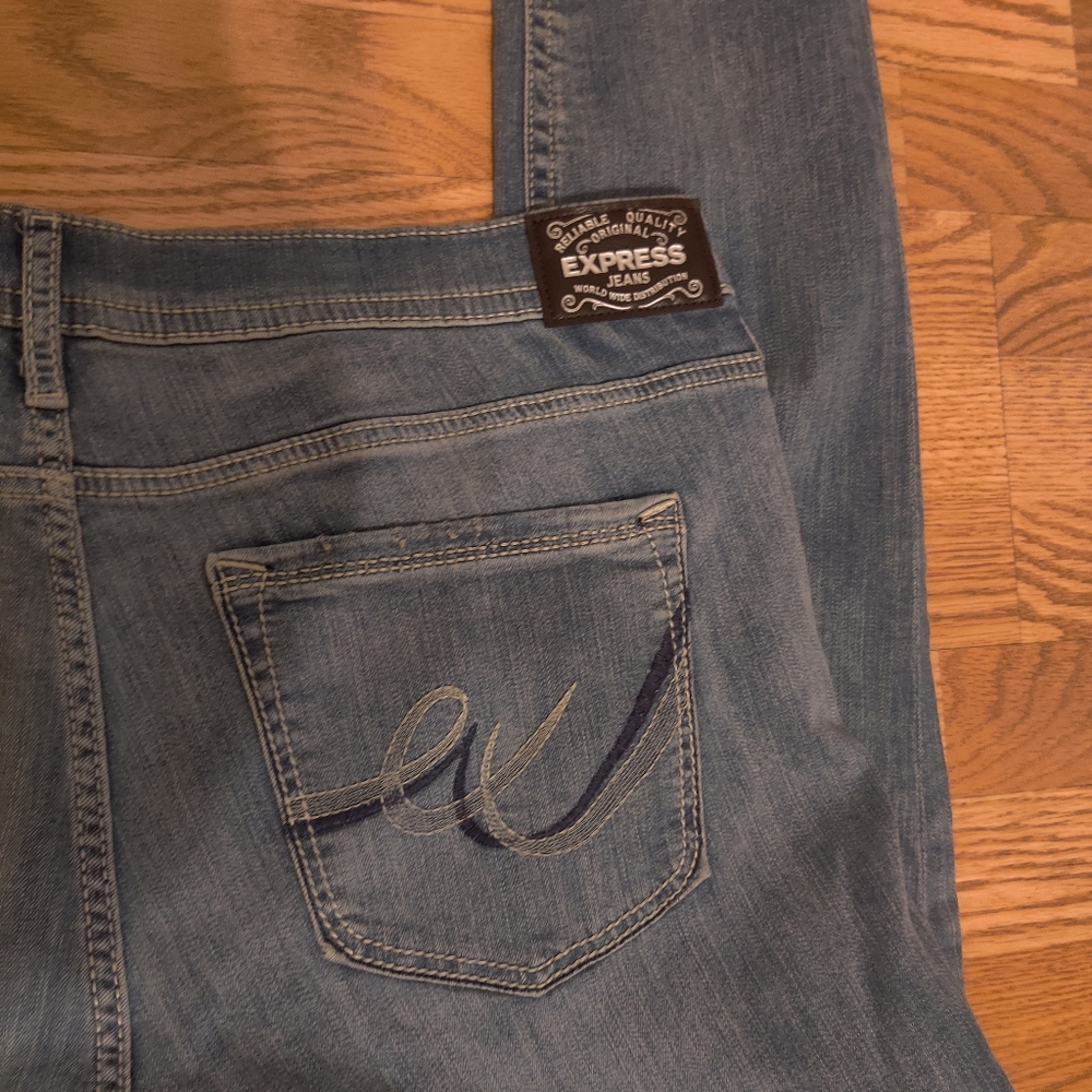 Express Jeans - Picture 2 of 3